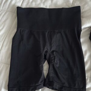 Blanqi. Postpartum biker shorts.